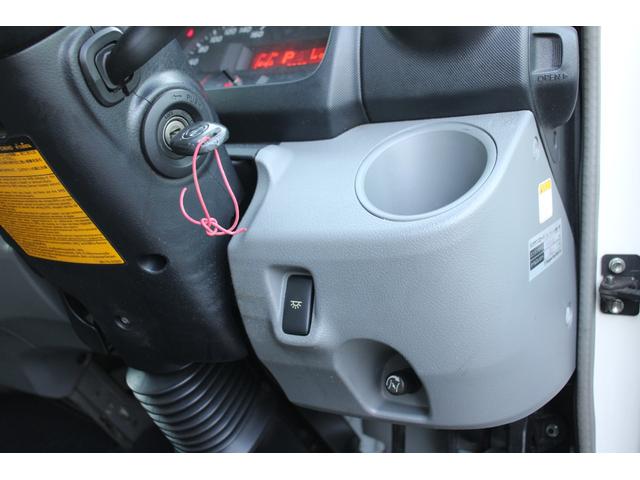 デュトロ ワイド　プレス式　パッカー車　２．５５ｔ積載　８．４立米　新明和ＧＴ０８３－５６３３ＰＮＴ　連続スイッチ　汚水タンク　Ｂモニター　電格ミラー　メッキグリル　フォグ　箱上キャリア　サイドラダー　車両総重量７９７５ｋｇ　荷台内寸４８６６－２０１７－１５６８（67枚目）