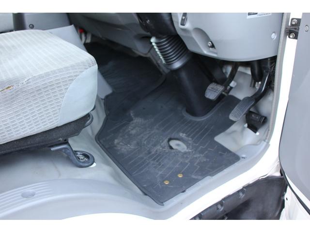 デュトロ ワイド　プレス式　パッカー車　２．５５ｔ積載　８．４立米　新明和ＧＴ０８３－５６３３ＰＮＴ　連続スイッチ　汚水タンク　Ｂモニター　電格ミラー　メッキグリル　フォグ　箱上キャリア　サイドラダー　車両総重量７９７５ｋｇ　荷台内寸４８６６－２０１７－１５６８（71枚目）