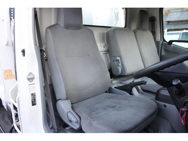 デュトロ ワイド　プレス式　パッカー車　２．５５ｔ積載　８．４立米　新明和ＧＴ０８３－５６３３ＰＮＴ　連続スイッチ　汚水タンク　Ｂモニター　電格ミラー　メッキグリル　フォグ　箱上キャリア　サイドラダー　車両総重量７９７５ｋｇ　荷台内寸４８６６－２０１７－１５６８（72枚目）