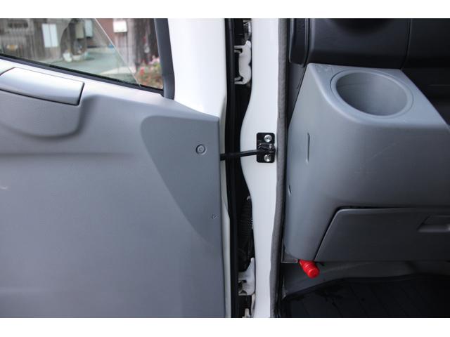 デュトロ ワイド　プレス式　パッカー車　２．５５ｔ積載　８．４立米　新明和ＧＴ０８３－５６３３ＰＮＴ　連続スイッチ　汚水タンク　Ｂモニター　電格ミラー　メッキグリル　フォグ　箱上キャリア　サイドラダー　車両総重量７９７５ｋｇ　荷台内寸４８６６－２０１７－１５６８（75枚目）