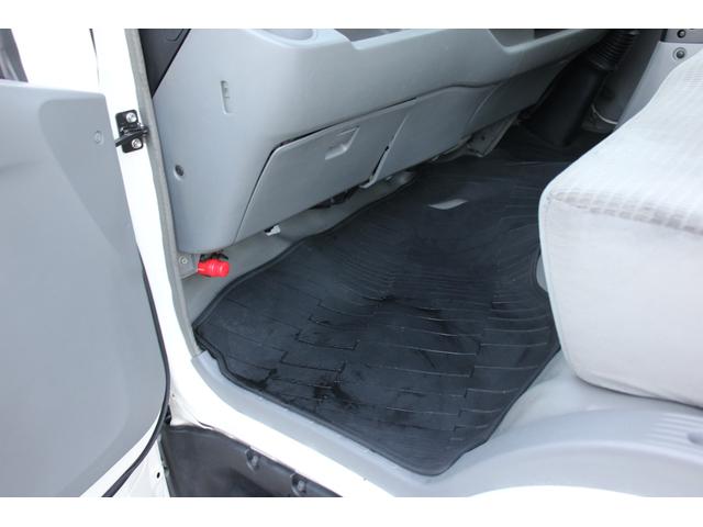 デュトロ ワイド　プレス式　パッカー車　２．５５ｔ積載　８．４立米　新明和ＧＴ０８３－５６３３ＰＮＴ　連続スイッチ　汚水タンク　Ｂモニター　電格ミラー　メッキグリル　フォグ　箱上キャリア　サイドラダー　車両総重量７９７５ｋｇ　荷台内寸４８６６－２０１７－１５６８（76枚目）