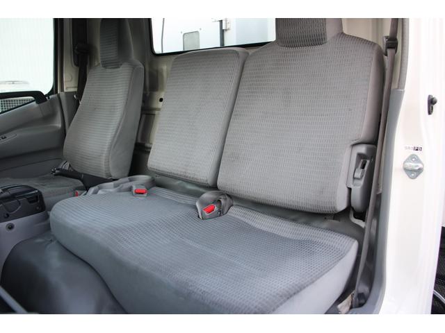 デュトロ ワイド　プレス式　パッカー車　２．５５ｔ積載　８．４立米　新明和ＧＴ０８３－５６３３ＰＮＴ　連続スイッチ　汚水タンク　Ｂモニター　電格ミラー　メッキグリル　フォグ　箱上キャリア　サイドラダー　車両総重量７９７５ｋｇ　荷台内寸４８６６－２０１７－１５６８（77枚目）