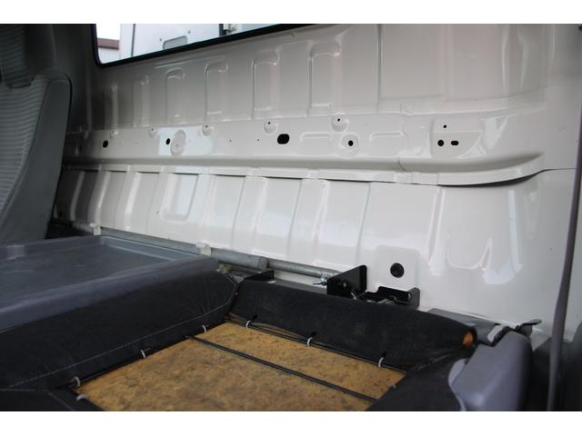 デュトロ ワイド　プレス式　パッカー車　２．５５ｔ積載　８．４立米　新明和ＧＴ０８３－５６３３ＰＮＴ　連続スイッチ　汚水タンク　Ｂモニター　電格ミラー　メッキグリル　フォグ　箱上キャリア　サイドラダー　車両総重量７９７５ｋｇ　荷台内寸４８６６－２０１７－１５６８（78枚目）