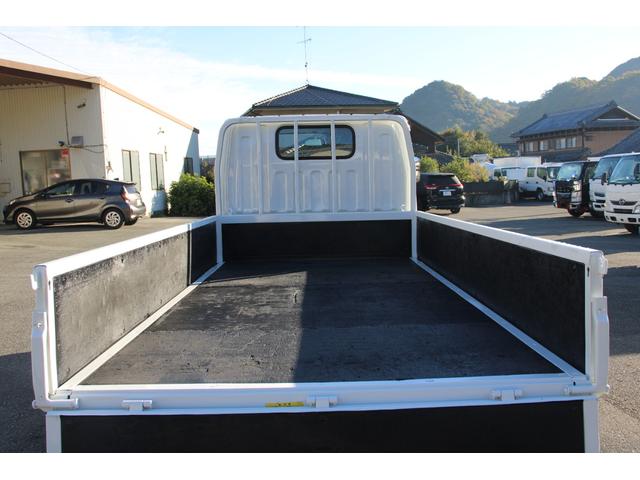 キャンター 平ボディ　１．５ｔ積載　４ＷＤ　１．５ｔ積載　３方開　４ＷＤ　全低床　ＥＴＣ　車両総重量４０１５ｋｇ　荷台内寸３１２２－１６０９－３７３　床地上高８８４（15枚目）