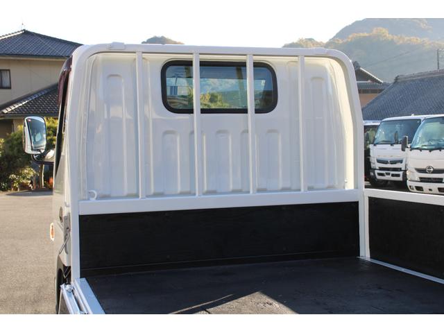 キャンター 平ボディ　１．５ｔ積載　４ＷＤ　１．５ｔ積載　３方開　４ＷＤ　全低床　ＥＴＣ　車両総重量４０１５ｋｇ　荷台内寸３１２２－１６０９－３７３　床地上高８８４（16枚目）