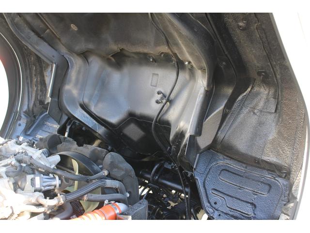 キャンター 平ボディ　１．５ｔ積載　４ＷＤ　１．５ｔ積載　３方開　４ＷＤ　全低床　ＥＴＣ　車両総重量４０１５ｋｇ　荷台内寸３１２２－１６０９－３７３　床地上高８８４（26枚目）