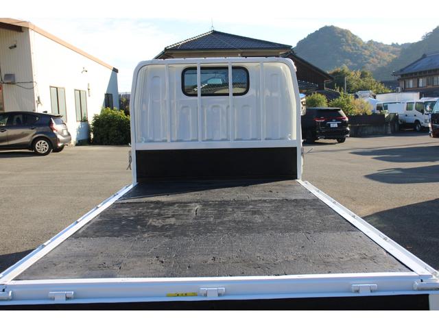 キャンター 平ボディ　１．５ｔ積載　４ＷＤ　１．５ｔ積載　３方開　４ＷＤ　全低床　ＥＴＣ　車両総重量４０１５ｋｇ　荷台内寸３１２２－１６０９－３７３　床地上高８８４（33枚目）