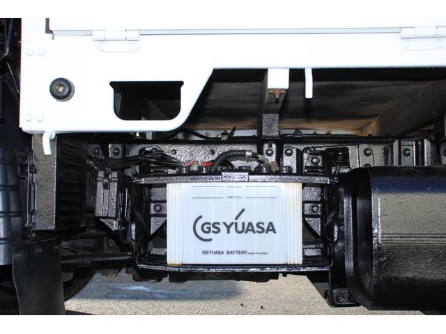 キャンター 平ボディ　１．５ｔ積載　４ＷＤ　１．５ｔ積載　３方開　４ＷＤ　全低床　ＥＴＣ　車両総重量４０１５ｋｇ　荷台内寸３１２２－１６０９－３７３　床地上高８８４（36枚目）