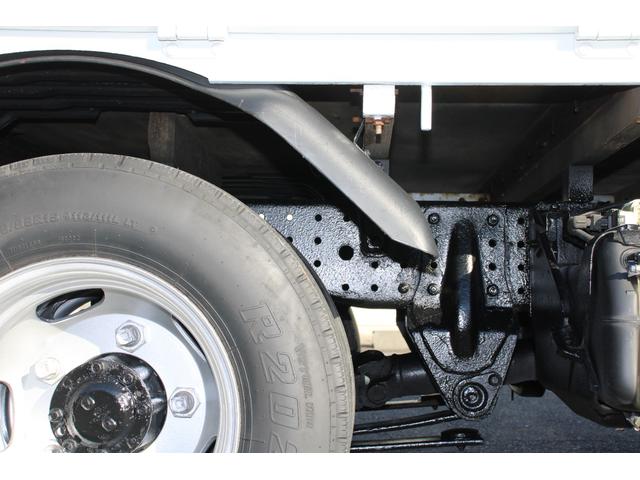 キャンター 平ボディ　１．５ｔ積載　４ＷＤ　１．５ｔ積載　３方開　４ＷＤ　全低床　ＥＴＣ　車両総重量４０１５ｋｇ　荷台内寸３１２２－１６０９－３７３　床地上高８８４（43枚目）