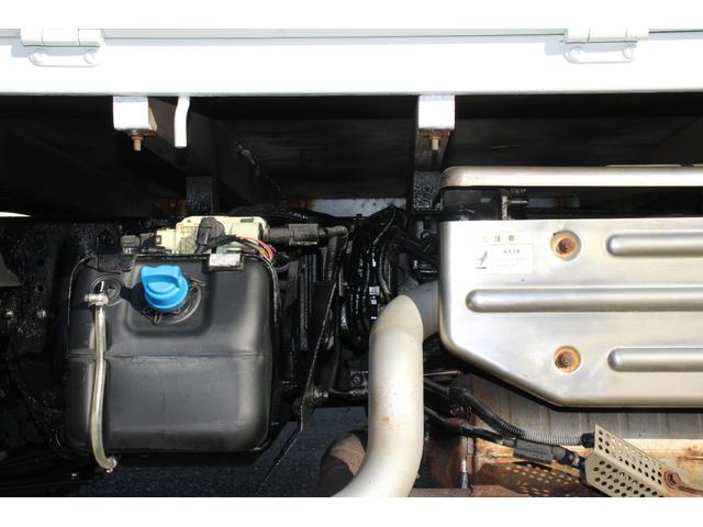 キャンター 平ボディ　１．５ｔ積載　４ＷＤ　１．５ｔ積載　３方開　４ＷＤ　全低床　ＥＴＣ　車両総重量４０１５ｋｇ　荷台内寸３１２２－１６０９－３７３　床地上高８８４（44枚目）