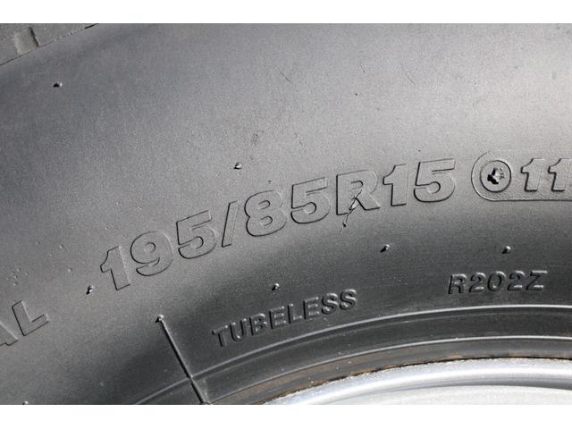 キャンター 平ボディ　１．５ｔ積載　４ＷＤ　１．５ｔ積載　３方開　４ＷＤ　全低床　ＥＴＣ　車両総重量４０１５ｋｇ　荷台内寸３１２２－１６０９－３７３　床地上高８８４（50枚目）