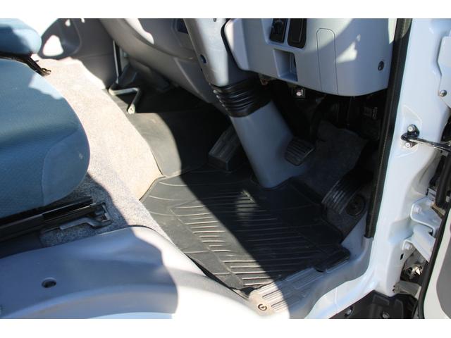 キャンター 平ボディ　１．５ｔ積載　４ＷＤ　１．５ｔ積載　３方開　４ＷＤ　全低床　ＥＴＣ　車両総重量４０１５ｋｇ　荷台内寸３１２２－１６０９－３７３　床地上高８８４（57枚目）