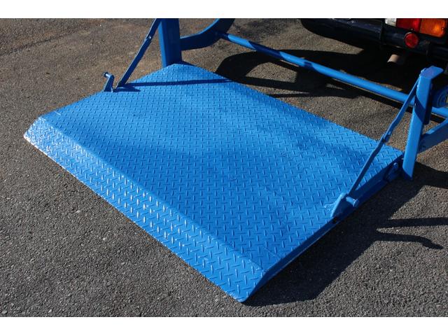 トヨエース Ｗキャブ　１．１ｔ積載　パワーゲート付　極東Ｓ６０１　アーム式　ディーゼル　Ｗピック　６人乗り　リアＷタイヤ　全低床　車両総重量３６００ｋｇ　荷台内寸２０３７－１６０７－３７４　ゲートサイズ９６５－１４５９　床地上高７７５（28枚目）