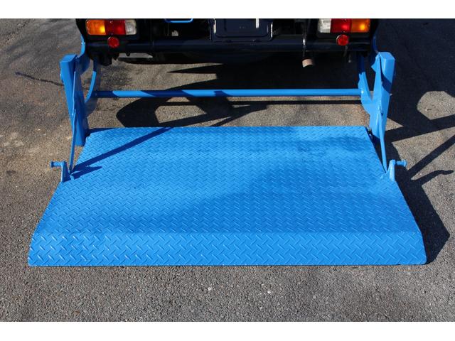 トヨエース Ｗキャブ　１．１ｔ積載　パワーゲート付　極東Ｓ６０１　アーム式　ディーゼル　Ｗピック　６人乗り　リアＷタイヤ　全低床　車両総重量３６００ｋｇ　荷台内寸２０３７－１６０７－３７４　ゲートサイズ９６５－１４５９　床地上高７７５（29枚目）