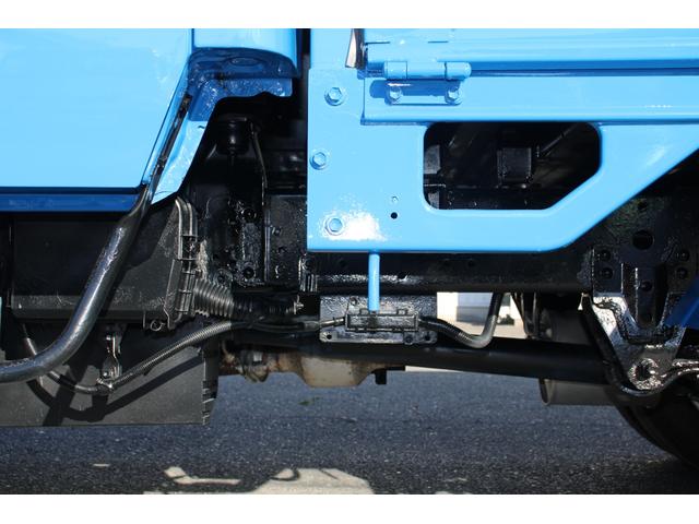 トヨエース Ｗキャブ　１．１ｔ積載　パワーゲート付　極東Ｓ６０１　アーム式　ディーゼル　Ｗピック　６人乗り　リアＷタイヤ　全低床　車両総重量３６００ｋｇ　荷台内寸２０３７－１６０７－３７４　ゲートサイズ９６５－１４５９　床地上高７７５（31枚目）