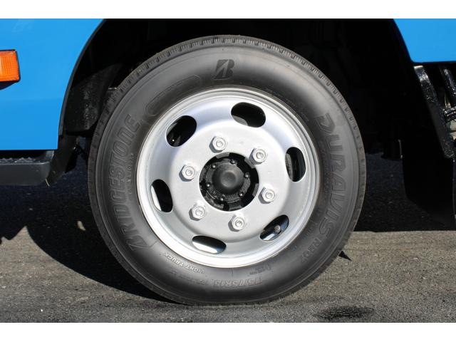 トヨエース Ｗキャブ　１．１ｔ積載　パワーゲート付　極東Ｓ６０１　アーム式　ディーゼル　Ｗピック　６人乗り　リアＷタイヤ　全低床　車両総重量３６００ｋｇ　荷台内寸２０３７－１６０７－３７４　ゲートサイズ９６５－１４５９　床地上高７７５（40枚目）