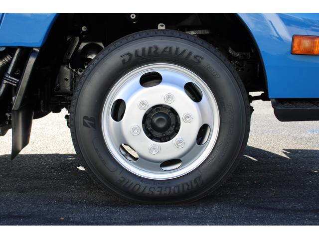 トヨエース Ｗキャブ　１．１ｔ積載　パワーゲート付　極東Ｓ６０１　アーム式　ディーゼル　Ｗピック　６人乗り　リアＷタイヤ　全低床　車両総重量３６００ｋｇ　荷台内寸２０３７－１６０７－３７４　ゲートサイズ９６５－１４５９　床地上高７７５（43枚目）