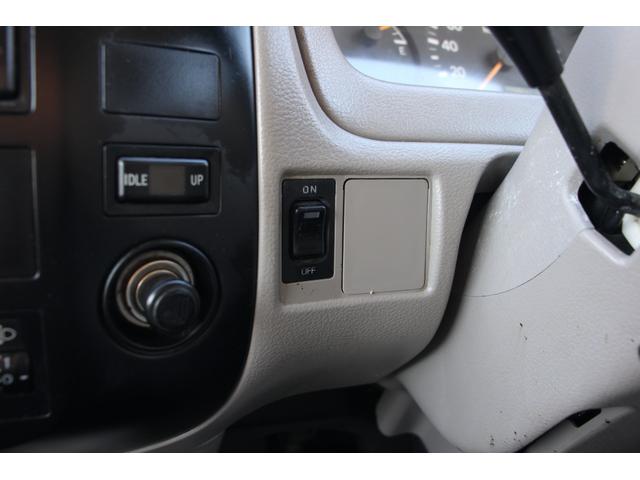 トヨエース Ｗキャブ　１．１ｔ積載　パワーゲート付　極東Ｓ６０１　アーム式　ディーゼル　Ｗピック　６人乗り　リアＷタイヤ　全低床　車両総重量３６００ｋｇ　荷台内寸２０３７－１６０７－３７４　ゲートサイズ９６５－１４５９　床地上高７７５（48枚目）