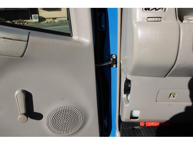 トヨエース Ｗキャブ　１．１ｔ積載　パワーゲート付　極東Ｓ６０１　アーム式　ディーゼル　Ｗピック　６人乗り　リアＷタイヤ　全低床　車両総重量３６００ｋｇ　荷台内寸２０３７－１６０７－３７４　ゲートサイズ９６５－１４５９　床地上高７７５（56枚目）