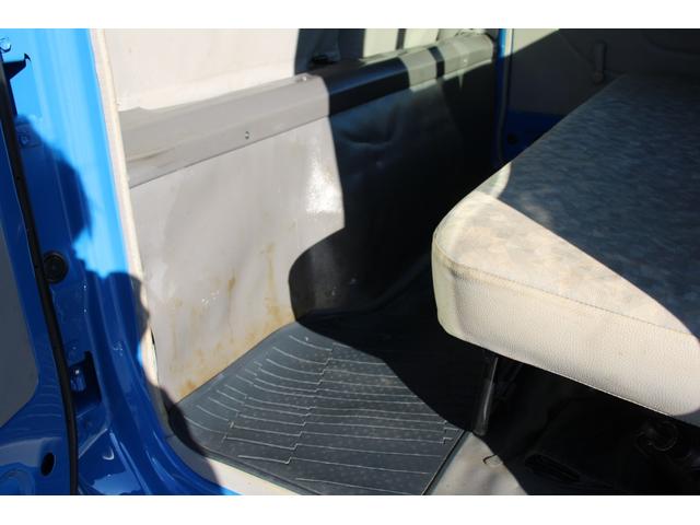 トヨエース Ｗキャブ　１．１ｔ積載　パワーゲート付　極東Ｓ６０１　アーム式　ディーゼル　Ｗピック　６人乗り　リアＷタイヤ　全低床　車両総重量３６００ｋｇ　荷台内寸２０３７－１６０７－３７４　ゲートサイズ９６５－１４５９　床地上高７７５（66枚目）