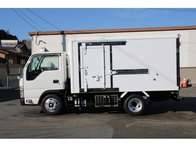 エルフトラック 冷蔵冷凍車　１．５ｔ　　　低温　－３０℃　２室　☆１０尺☆東プレＭＪ２２ＬＯＣ☆－３０℃設定☆サイドドア☆仕切扉☆２室☆荷箱キー有☆スペアキー☆Ｂモニター☆車両総重量４１２５ｋｇ☆荷台内寸３０２５ｘ１５６１ｘ１３４５☆床地上高９４８（5枚目）