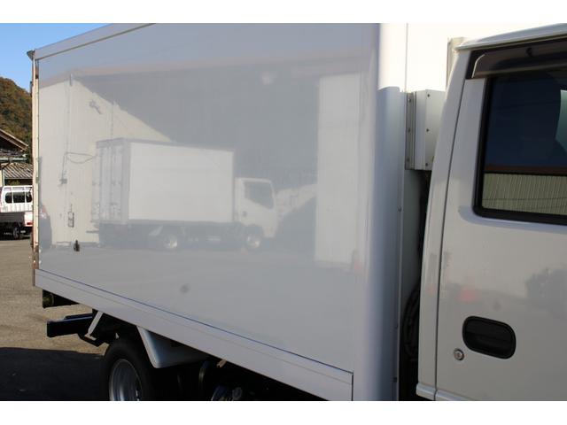 エルフトラック 冷蔵冷凍車　１．５ｔ　　　低温　－３０℃　２室　☆１０尺☆東プレＭＪ２２ＬＯＣ☆－３０℃設定☆サイドドア☆仕切扉☆２室☆荷箱キー有☆スペアキー☆Ｂモニター☆車両総重量４１２５ｋｇ☆荷台内寸３０２５ｘ１５６１ｘ１３４５☆床地上高９４８（13枚目）