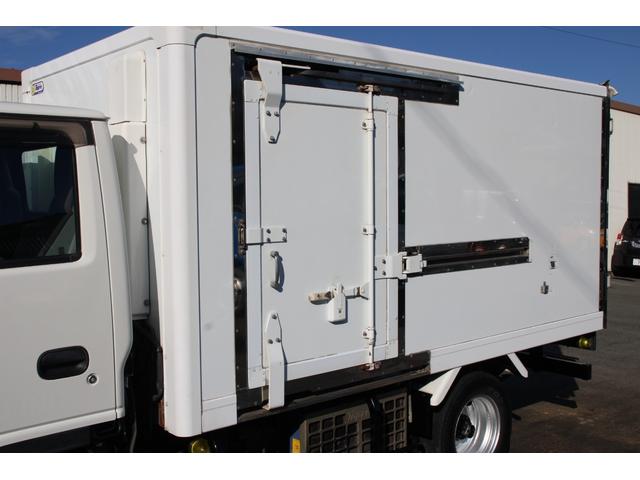 エルフトラック 冷蔵冷凍車　１．５ｔ　　　低温　－３０℃　２室　☆１０尺☆東プレＭＪ２２ＬＯＣ☆－３０℃設定☆サイドドア☆仕切扉☆２室☆荷箱キー有☆スペアキー☆Ｂモニター☆車両総重量４１２５ｋｇ☆荷台内寸３０２５ｘ１５６１ｘ１３４５☆床地上高９４８（16枚目）