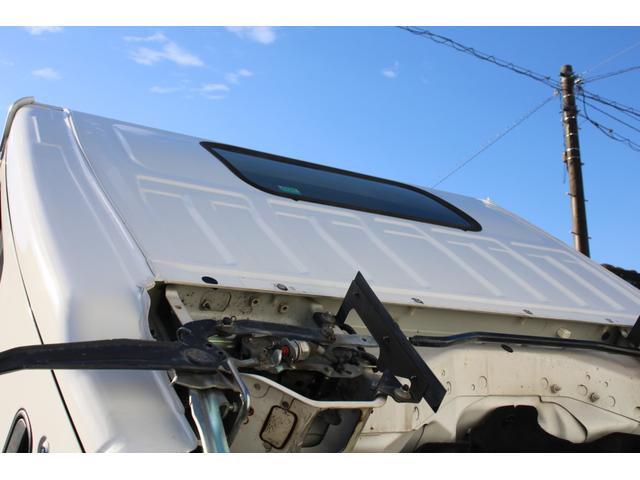 エルフトラック 冷蔵冷凍車　１．５ｔ　　　低温　－３０℃　２室　☆１０尺☆東プレＭＪ２２ＬＯＣ☆－３０℃設定☆サイドドア☆仕切扉☆２室☆荷箱キー有☆スペアキー☆Ｂモニター☆車両総重量４１２５ｋｇ☆荷台内寸３０２５ｘ１５６１ｘ１３４５☆床地上高９４８（17枚目）