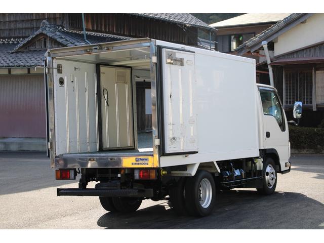 エルフトラック 冷蔵冷凍車　１．５ｔ　　　低温　－３０℃　２室　☆１０尺☆東プレＭＪ２２ＬＯＣ☆－３０℃設定☆サイドドア☆仕切扉☆２室☆荷箱キー有☆スペアキー☆Ｂモニター☆車両総重量４１２５ｋｇ☆荷台内寸３０２５ｘ１５６１ｘ１３４５☆床地上高９４８（31枚目）