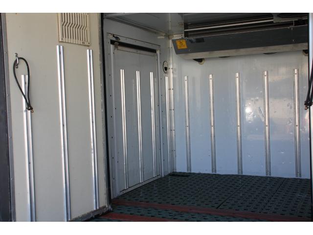 エルフトラック 冷蔵冷凍車　１．５ｔ　　　低温　－３０℃　２室　☆１０尺☆東プレＭＪ２２ＬＯＣ☆－３０℃設定☆サイドドア☆仕切扉☆２室☆荷箱キー有☆スペアキー☆Ｂモニター☆車両総重量４１２５ｋｇ☆荷台内寸３０２５ｘ１５６１ｘ１３４５☆床地上高９４８（36枚目）