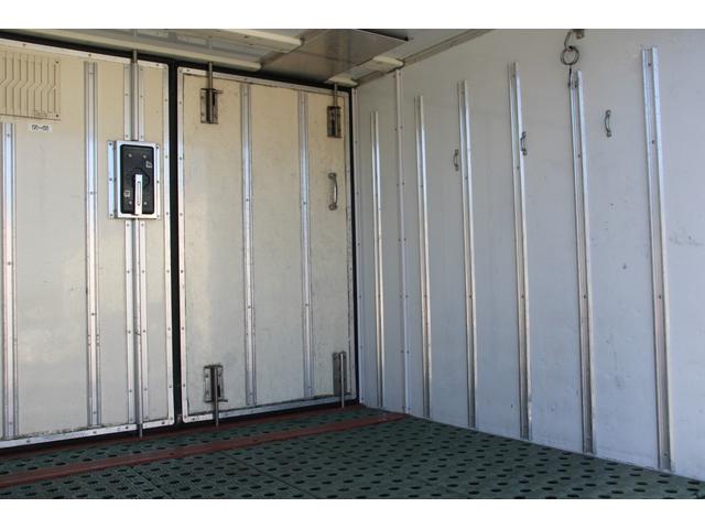 エルフトラック 冷蔵冷凍車　１．５ｔ　　　低温　－３０℃　２室　☆１０尺☆東プレＭＪ２２ＬＯＣ☆－３０℃設定☆サイドドア☆仕切扉☆２室☆荷箱キー有☆スペアキー☆Ｂモニター☆車両総重量４１２５ｋｇ☆荷台内寸３０２５ｘ１５６１ｘ１３４５☆床地上高９４８（41枚目）