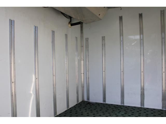 エルフトラック 冷蔵冷凍車　１．５ｔ　　　低温　－３０℃　２室　☆１０尺☆東プレＭＪ２２ＬＯＣ☆－３０℃設定☆サイドドア☆仕切扉☆２室☆荷箱キー有☆スペアキー☆Ｂモニター☆車両総重量４１２５ｋｇ☆荷台内寸３０２５ｘ１５６１ｘ１３４５☆床地上高９４８（42枚目）