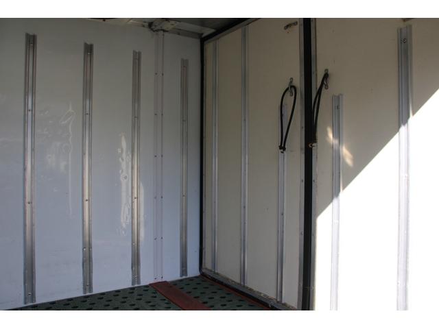 エルフトラック 冷蔵冷凍車　１．５ｔ　　　低温　－３０℃　２室　☆１０尺☆東プレＭＪ２２ＬＯＣ☆－３０℃設定☆サイドドア☆仕切扉☆２室☆荷箱キー有☆スペアキー☆Ｂモニター☆車両総重量４１２５ｋｇ☆荷台内寸３０２５ｘ１５６１ｘ１３４５☆床地上高９４８（47枚目）