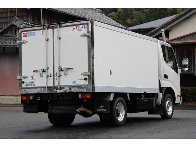 トヨエース 冷蔵冷凍車　１．５ｔ　低温－２２℃　１０尺☆デンソー冷凍機☆サイドドア☆フォグ☆レザー調シートカバー☆リアＷタイヤ☆スペアキー☆電格ミラー☆ＥＴＣ☆車両総重量３７６５ｋｇ☆荷台内寸２９２６ｘ１５６１ｘ１０５２☆床地上高８３５（8枚目）