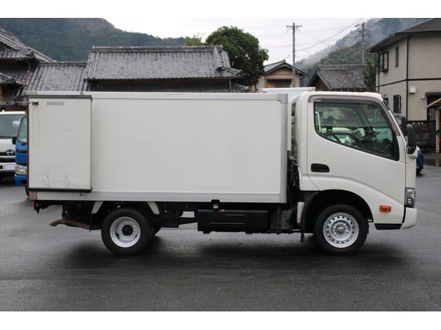 トヨエース 冷蔵冷凍車　１．５ｔ　低温－２２℃　１０尺☆デンソー冷凍機☆サイドドア☆フォグ☆レザー調シートカバー☆リアＷタイヤ☆スペアキー☆電格ミラー☆ＥＴＣ☆車両総重量３７６５ｋｇ☆荷台内寸２９２６ｘ１５６１ｘ１０５２☆床地上高８３５（29枚目）