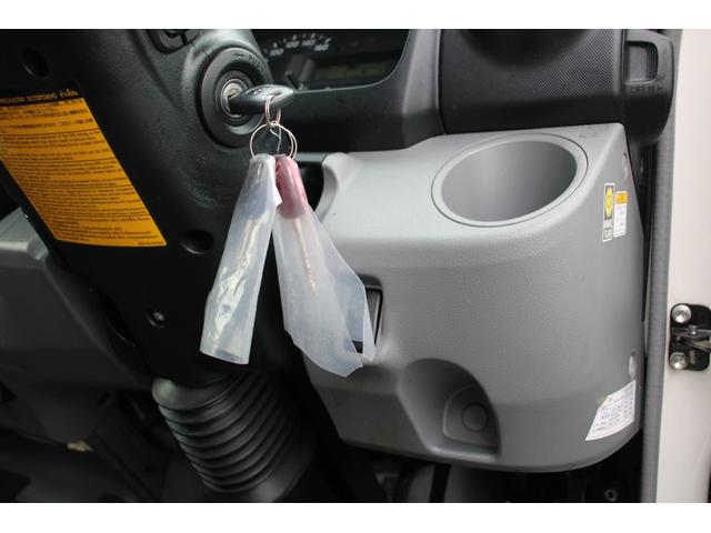 トヨエース 冷蔵冷凍車　１．５ｔ　低温－２２℃　１０尺☆デンソー冷凍機☆サイドドア☆フォグ☆レザー調シートカバー☆リアＷタイヤ☆スペアキー☆電格ミラー☆ＥＴＣ☆車両総重量３７６５ｋｇ☆荷台内寸２９２６ｘ１５６１ｘ１０５２☆床地上高８３５（62枚目）