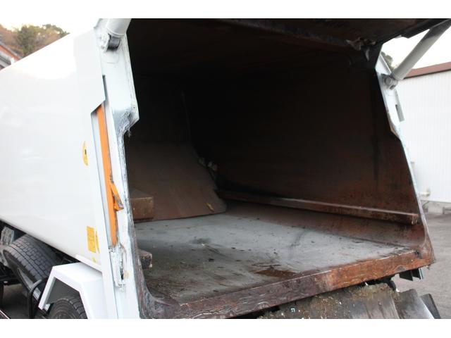 デュトロ パッカー車／塵芥車　３．２ｔ　　６立米　回転式　ワイド　☆１３尺☆モリタＫＡ６６０Ｅ☆排出板押出☆巻込式☆連続積込☆汚水タンク☆フォグランプ☆Ｂモニター☆電格ミラー☆車両総重量７７７５ｋｇ☆荷台内寸４２９３ｘ１８４１ｘ１４１２（46枚目）