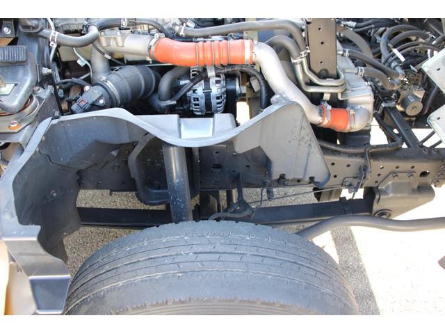 キャンター 平ボディ　３ｔ積載　ワイドロング　３ｔ積載　バックカメラ　キーレス　ナビ　電格ミラー　ＥＴＣ　アオリ縞板加工　車両総重量５９０５ｋｇ　荷台内寸４３５４－１８９７－３７８　床地上高９７７（29枚目）