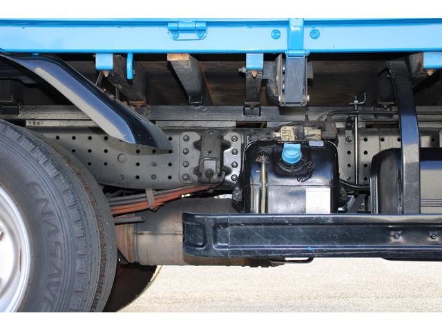 キャンター 平ボディ　３ｔ積載　ワイドロング　３ｔ積載　バックカメラ　キーレス　ナビ　電格ミラー　ＥＴＣ　アオリ縞板加工　車両総重量５９０５ｋｇ　荷台内寸４３５４－１８９７－３７８　床地上高９７７（43枚目）