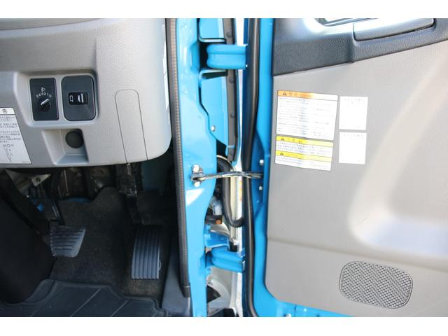 キャンター 平ボディ　３ｔ積載　ワイドロング　３ｔ積載　バックカメラ　キーレス　ナビ　電格ミラー　ＥＴＣ　アオリ縞板加工　車両総重量５９０５ｋｇ　荷台内寸４３５４－１８９７－３７８　床地上高９７７（58枚目）