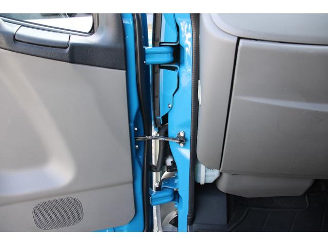 キャンター 平ボディ　３ｔ積載　ワイドロング　３ｔ積載　バックカメラ　キーレス　ナビ　電格ミラー　ＥＴＣ　アオリ縞板加工　車両総重量５９０５ｋｇ　荷台内寸４３５４－１８９７－３７８　床地上高９７７（63枚目）