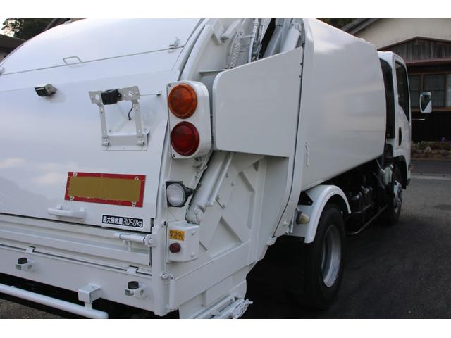 エルフトラック パッカー車/塵芥車 3.05t積載 5.9立米 プレス式 極東GB59-26-S 連続スイッチ 汚水タンク バックモニター 電格ミラー レザー調シートカバー スペアキー 車両総重量7995kg 荷台内寸3780-1980-1700(13枚目)