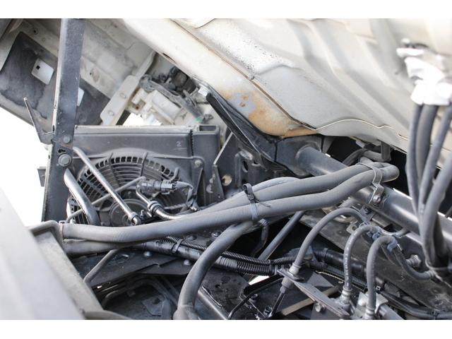 エルフトラック パッカー車/塵芥車 3.05t積載 5.9立米 プレス式 極東GB59-26-S 連続スイッチ 汚水タンク バックモニター 電格ミラー レザー調シートカバー スペアキー 車両総重量7995kg 荷台内寸3780-1980-1700(24枚目)