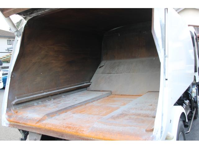 エルフトラック パッカー車/塵芥車 3.05t積載 5.9立米 プレス式 極東GB59-26-S 連続スイッチ 汚水タンク バックモニター 電格ミラー レザー調シートカバー スペアキー 車両総重量7995kg 荷台内寸3780-1980-1700(31枚目)