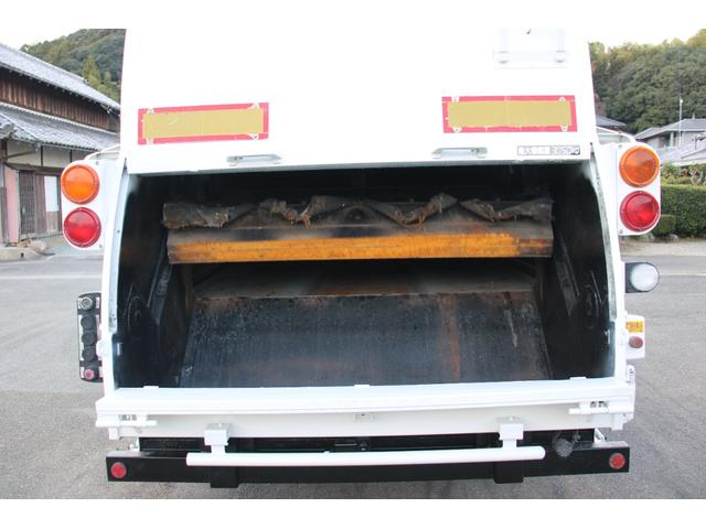 エルフトラック パッカー車/塵芥車 3.05t積載 5.9立米 プレス式 極東GB59-26-S 連続スイッチ 汚水タンク バックモニター 電格ミラー レザー調シートカバー スペアキー 車両総重量7995kg 荷台内寸3780-1980-1700(40枚目)