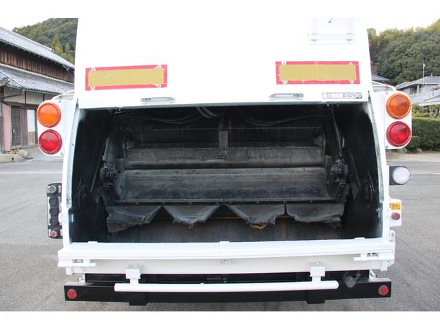 エルフトラック パッカー車/塵芥車 3.05t積載 5.9立米 プレス式 極東GB59-26-S 連続スイッチ 汚水タンク バックモニター 電格ミラー レザー調シートカバー スペアキー 車両総重量7995kg 荷台内寸3780-1980-1700(43枚目)