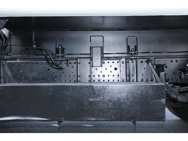 エルフトラック パッカー車/塵芥車 3.05t積載 5.9立米 プレス式 極東GB59-26-S 連続スイッチ 汚水タンク バックモニター 電格ミラー レザー調シートカバー スペアキー 車両総重量7995kg 荷台内寸3780-1980-1700(46枚目)