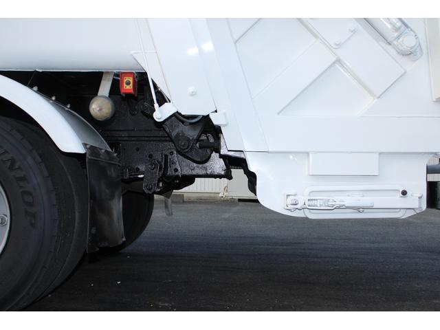 エルフトラック パッカー車/塵芥車 3.05t積載 5.9立米 プレス式 極東GB59-26-S 連続スイッチ 汚水タンク バックモニター 電格ミラー レザー調シートカバー スペアキー 車両総重量7995kg 荷台内寸3780-1980-1700(48枚目)