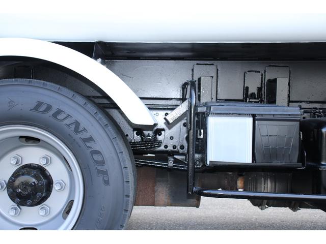 エルフトラック パッカー車/塵芥車 3.05t積載 5.9立米 プレス式 極東GB59-26-S 連続スイッチ 汚水タンク バックモニター 電格ミラー レザー調シートカバー スペアキー 車両総重量7995kg 荷台内寸3780-1980-1700(52枚目)