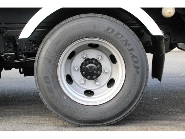 エルフトラック パッカー車/塵芥車 3.05t積載 5.9立米 プレス式 極東GB59-26-S 連続スイッチ 汚水タンク バックモニター 電格ミラー レザー調シートカバー スペアキー 車両総重量7995kg 荷台内寸3780-1980-1700(56枚目)